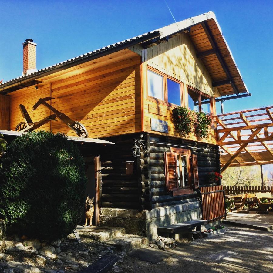 Lodge Dom Na Lovrencu Baselj Exterior photo